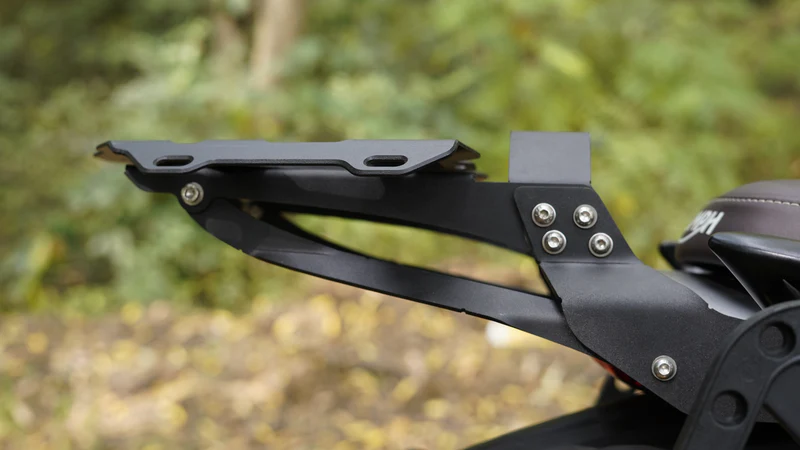 Carbon Racing "ATLAS" Top Rack with Vibration Dampener & Load Balancer For Triumph Speed 400/T4