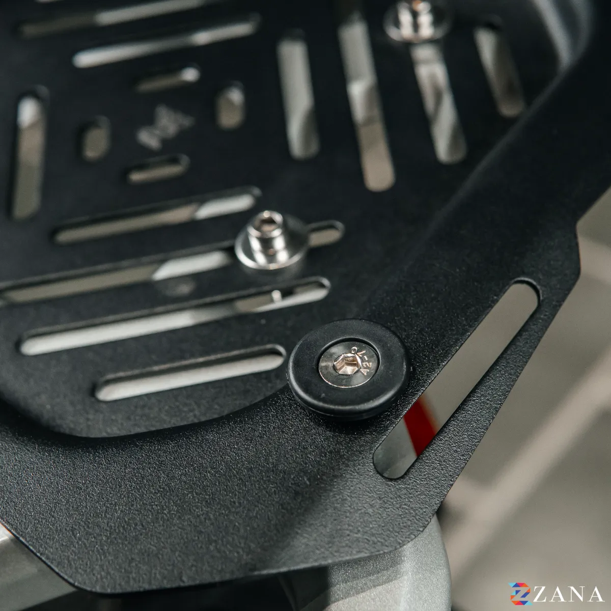 Zana-Universal Top Box Mounting Plate - Image 4
